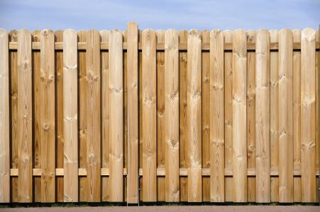 Fence Permits and HOA Rules in Northwest Florida: What Homeowners Should Check First